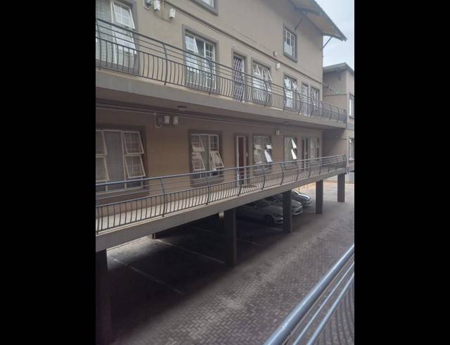 1 BEDROOM APARTMENT FOR SALE IN RUSTENBURG CENTRAL